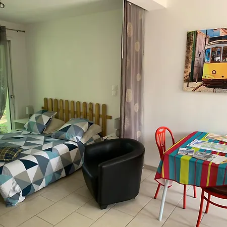 La Caronnière Couette-café 3*