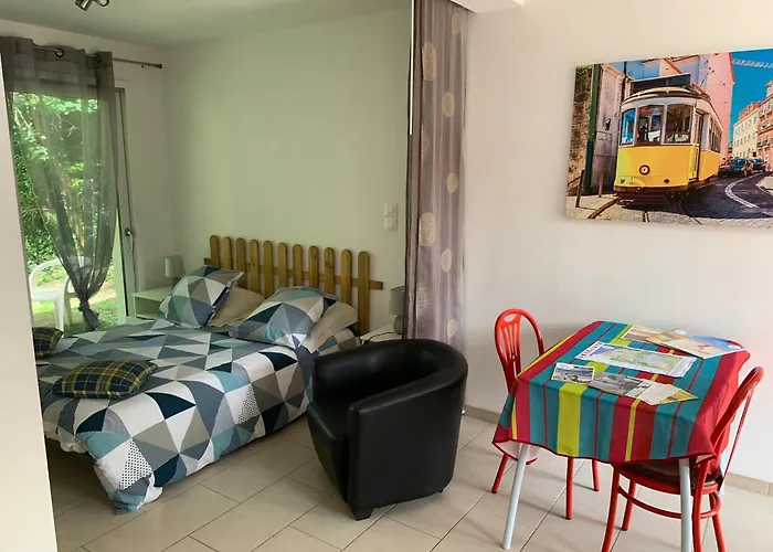 La Caronnière Couette-café 3*